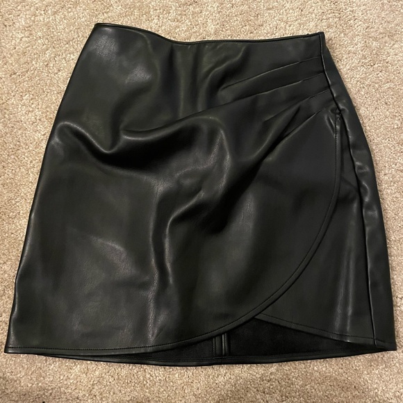 New Vegan Leather Mini Skirt - Picture 2 of 5